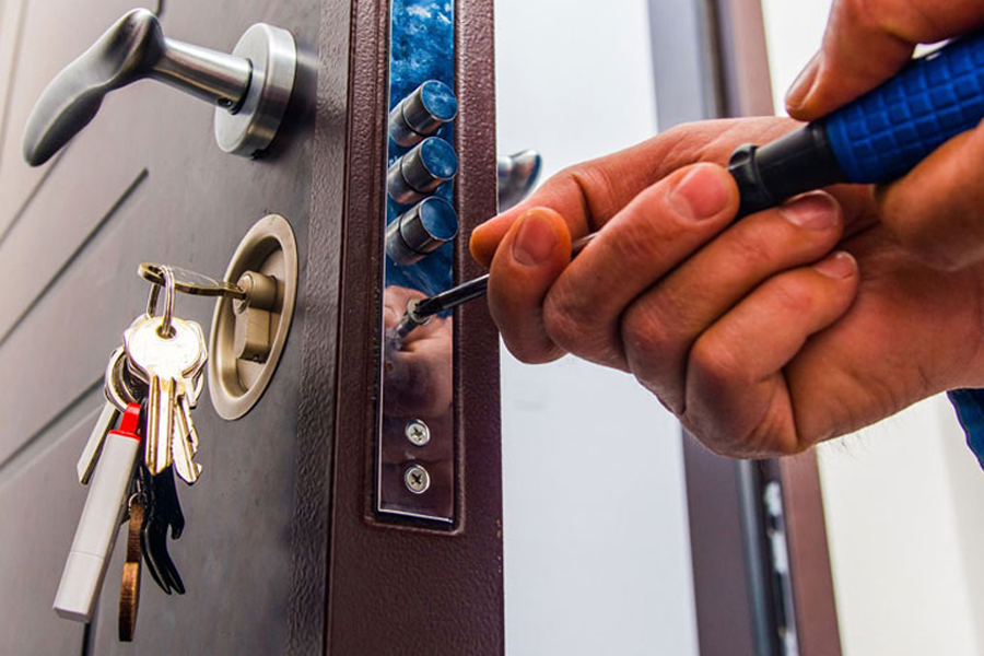 business lockout service for Austin commercial door
