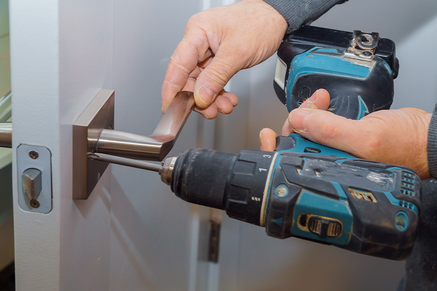 commercial lock installation for business door in Austin TX